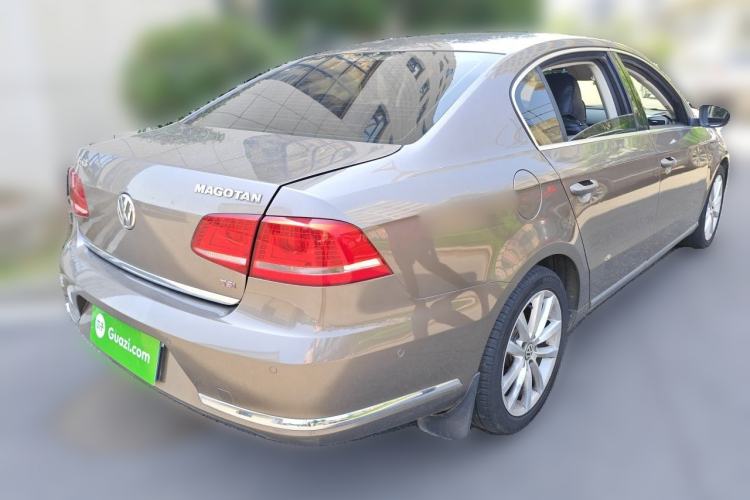 Used Volkswagen Magotan 2013 2.0 TSI Prestige Model Rear Right 45 Deg