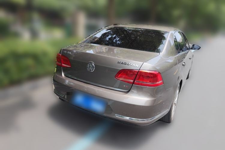 Used Volkswagen Magotan 2013 1.8TSI Prestige Model Rear Right 45 Deg