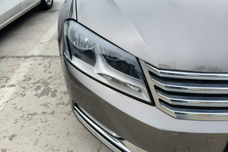 Used Volkswagen Magotan 2013 1.8TSI Premier Model Right Front Headlight
