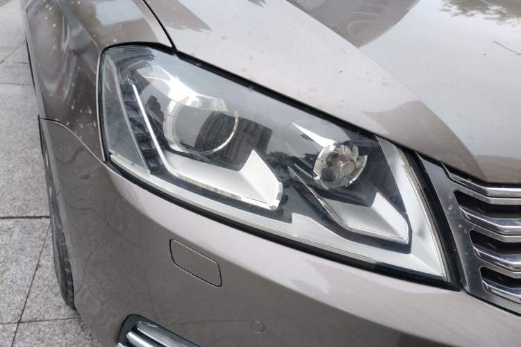 Used Volkswagen Magotan 2013 1.8TSI Luxury Model Right Front Headlight