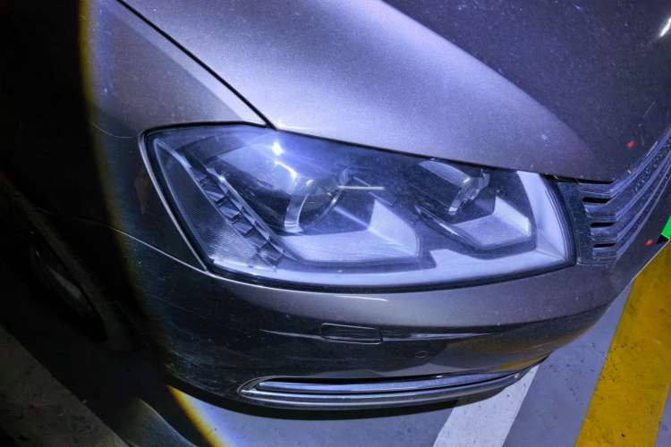 Used Volkswagen Magotan 2013 1.8TSI Luxury Model Right Front Headlight