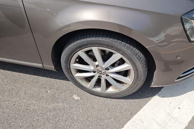 Used Volkswagen Magotan 2013 2.0 TSI Prestige Model Right Front Wheel Hub