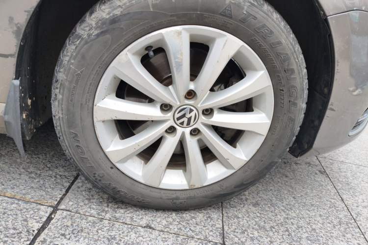 Used Volkswagen Magotan 2013 1.8TSI Luxury Model Right Front Wheel Hub