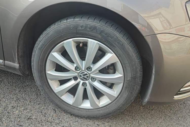 Used Volkswagen Magotan 2013 1.8TSI Luxury Model Right Front Wheel Hub