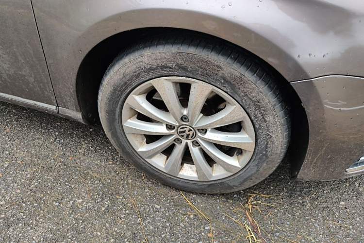 Used Volkswagen Magotan 2013 1.8TSI Premier Model Right Front Wheel Hub