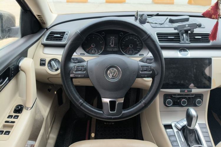 Used Volkswagen Magotan 2013 1.8TSI Premier Model Steering Wheel