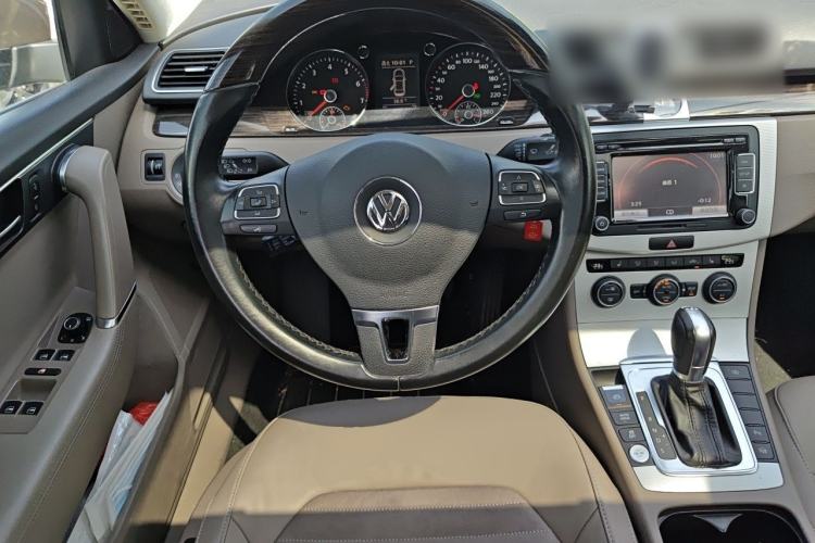 Used Volkswagen Magotan 2013 2.0 TSI Prestige Model Steering Wheel