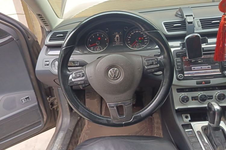 Used Volkswagen Magotan 2013 1.8TSI Luxury Model Steering Wheel