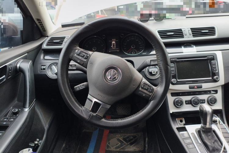 Used Volkswagen Magotan 2013 1.8TSI Luxury Model Steering Wheel