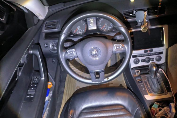 Used Volkswagen Magotan 2013 1.8TSI Luxury Model Steering Wheel