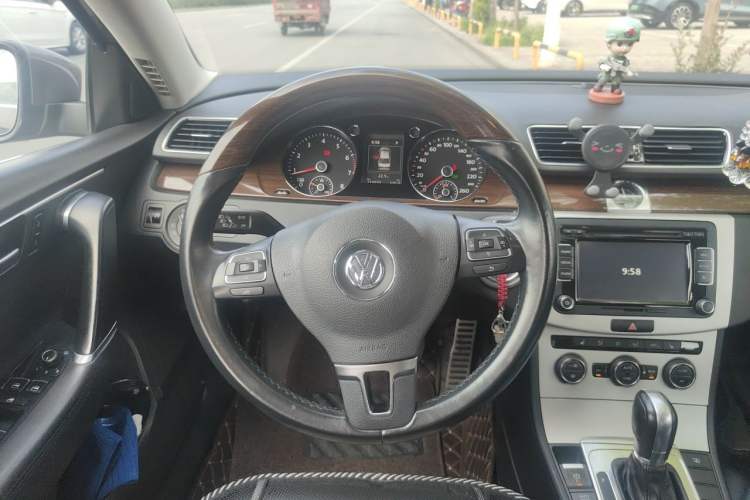Used Volkswagen Magotan 2013 2.0 TSI Prestige Model Steering Wheel