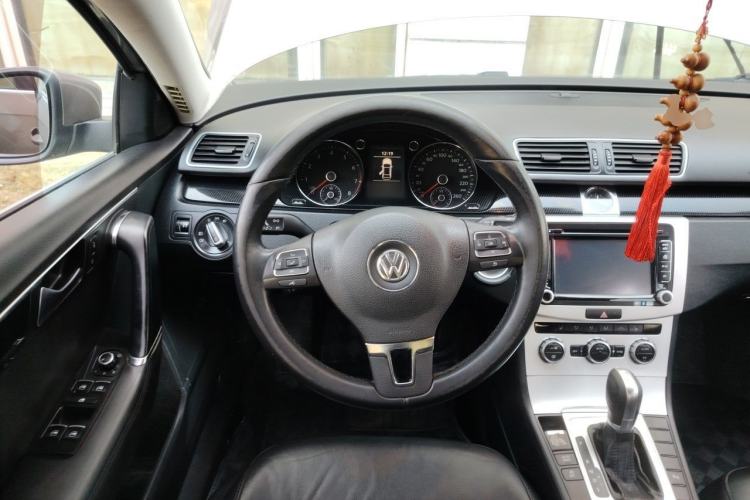 Used Volkswagen Magotan 2013 1.8TSI Luxury Model Steering Wheel