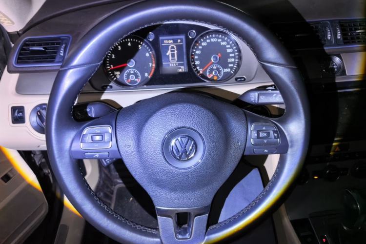 Used Volkswagen Magotan 2013 1.8TSI Luxury Model Steering Wheel
