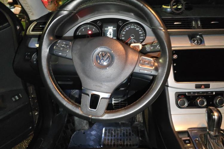 Used Volkswagen Magotan 2013 1.8TSI Premier Model Steering Wheel