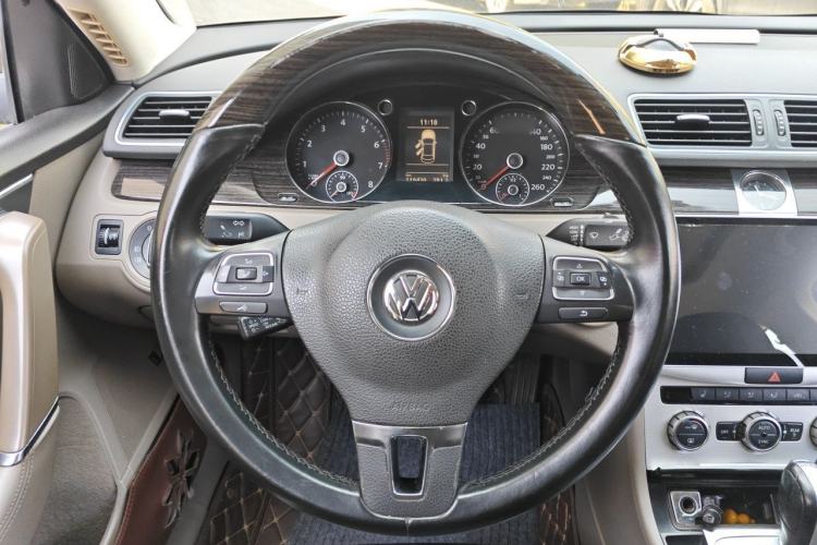 Used Volkswagen Magotan 2013 2.0 TSI Prestige Model Steering Wheel