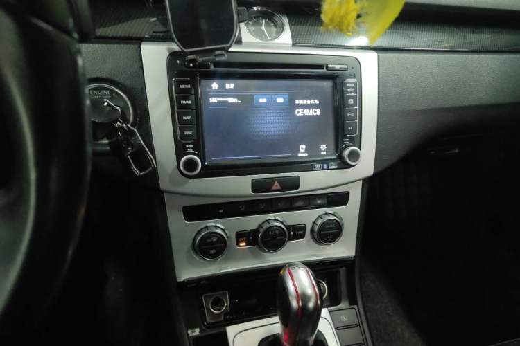 Used Volkswagen Magotan 2013 1.8TSI Luxury Model Audio And AC Panel