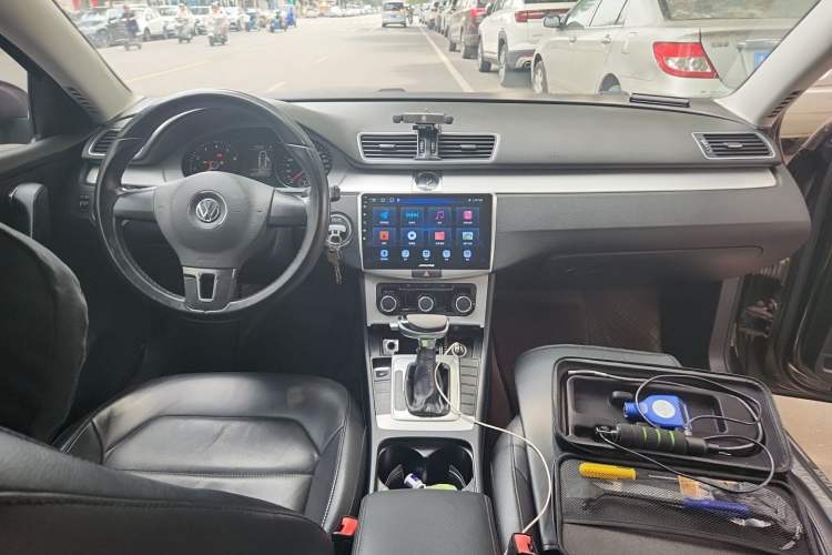 Used Volkswagen Magotan 2013 1.8TSI Comfort Model Center Console