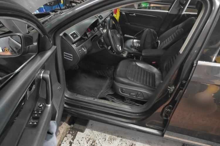 Used Volkswagen Magotan 2013 1.8TSI Luxury Model Driver Seat