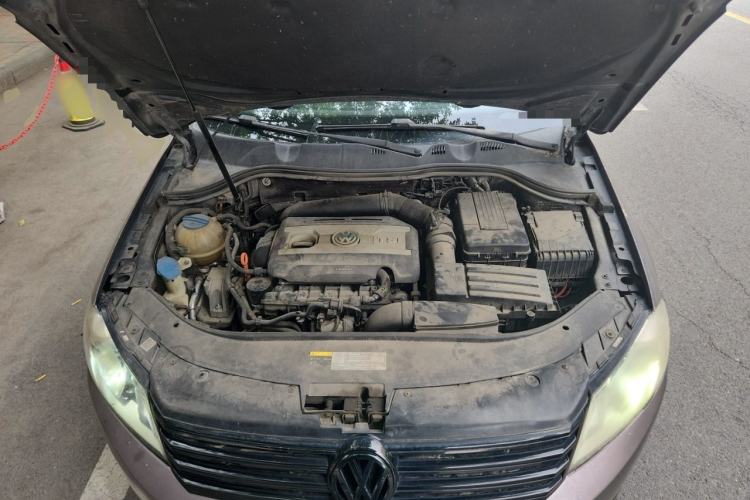 Used Volkswagen Magotan 2013 1.8TSI Comfort Model Engine Bay