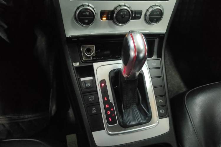 Used Volkswagen Magotan 2013 1.8TSI Luxury Model Gear Lever