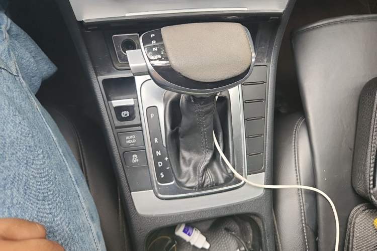 Used Volkswagen Magotan 2013 1.8TSI Comfort Model Gear Lever