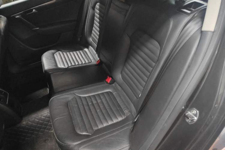 Used Volkswagen Magotan 2013 1.8TSI Luxury Model Left Rear Seat
