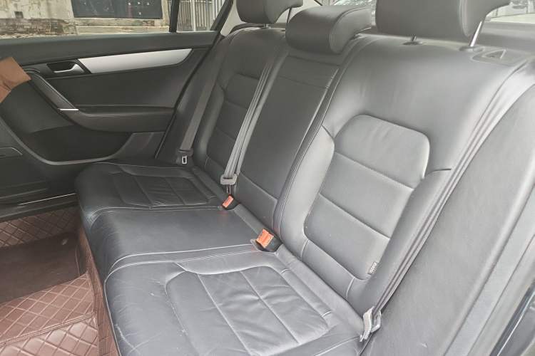 Used Volkswagen Magotan 2013 1.8TSI Comfort Model Left Rear Seat