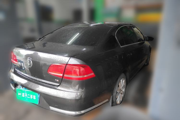 Used Volkswagen Magotan 2013 1.8TSI Luxury Model Rear Right 45 Deg