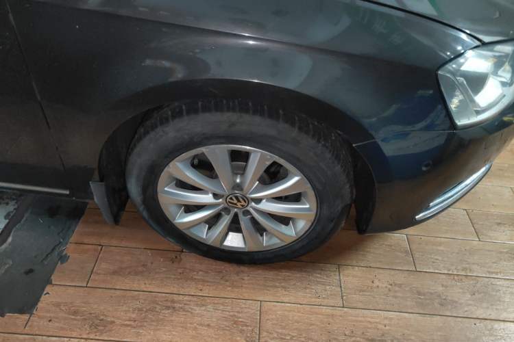 Used Volkswagen Magotan 2013 1.8TSI Luxury Model Right Front Wheel Hub