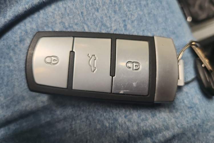 Used Volkswagen Magotan 2013 1.8TSI Comfort Model Vehicle Key