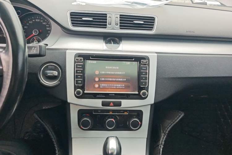 Used Volkswagen Magotan 2013 1.8TSI Premier Model Audio And AC Panel