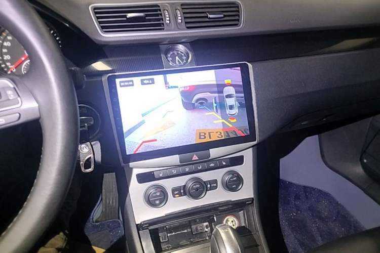 Used Volkswagen Magotan 2013 1.8TSI Luxury Model Audio And AC Panel