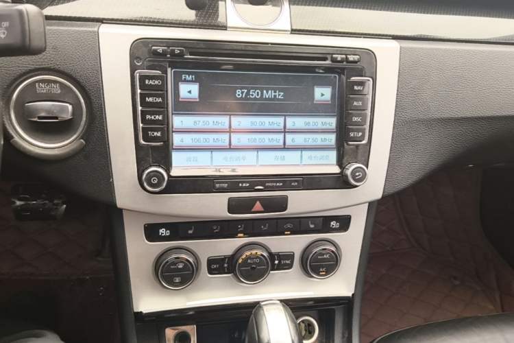 Used Volkswagen Magotan 2013 1.8TSI Luxury Model Audio And AC Panel