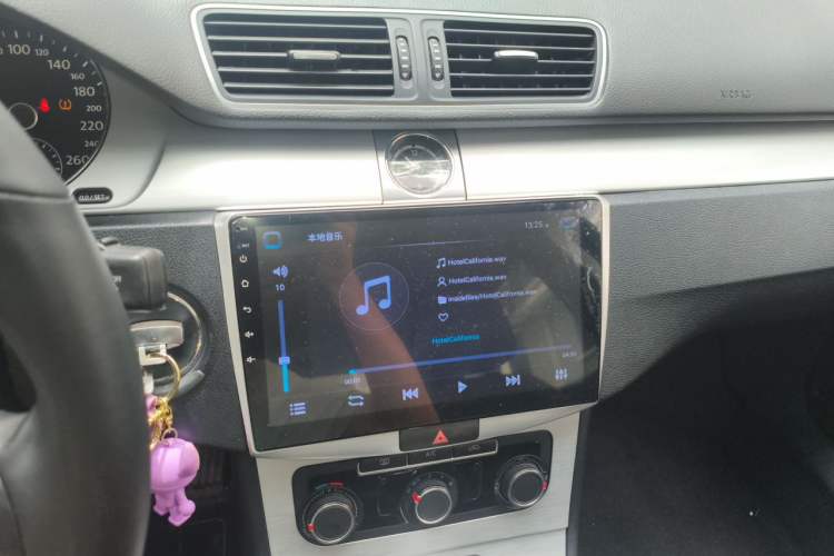 Used Volkswagen Magotan 2013 1.8TSI Premier Model Audio And AC Panel