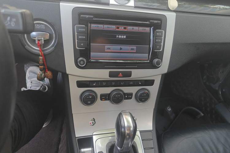 Used Volkswagen Magotan 2013 1.8TSI Luxury Model Audio And AC Panel
