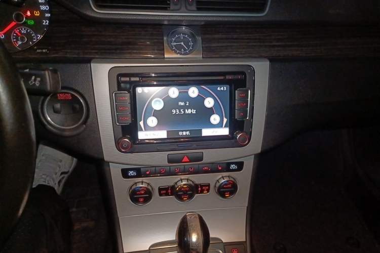 Used Volkswagen Magotan 2013 1.8TSI Prestige Model Audio And AC Panel