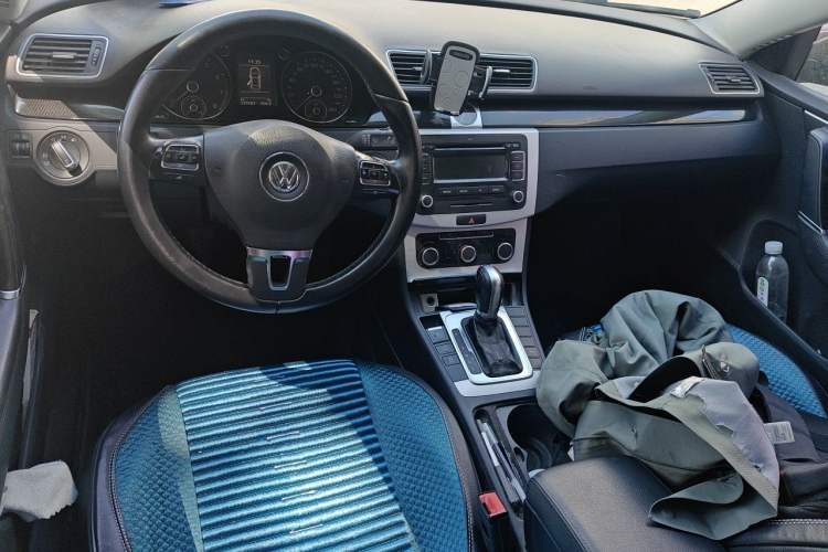 Used Volkswagen Magotan 2013 1.8TSI Premier Model Center Console