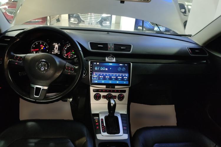 Used Volkswagen Magotan 2013 1.8TSI Luxury Model Center Console