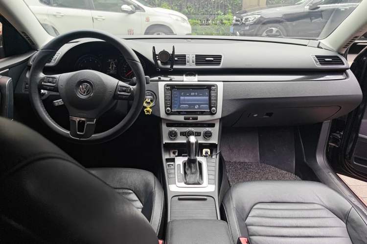 Used Volkswagen Magotan 2013 1.8TSI Luxury Model Center Console
