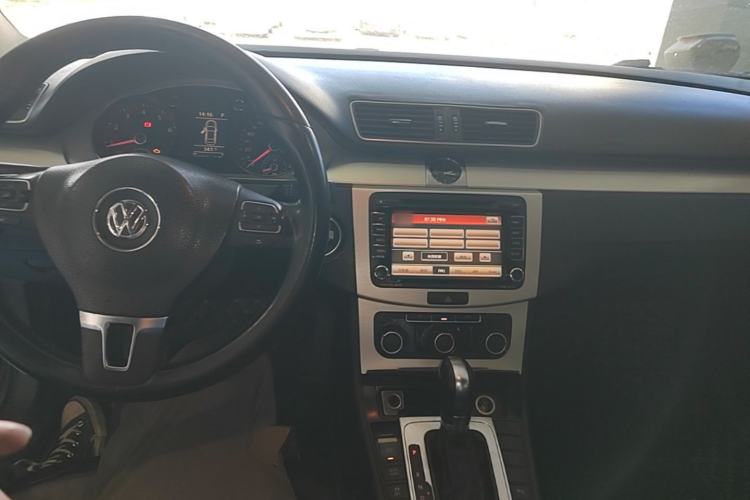 Used Volkswagen Magotan 2013 1.8TSI Premier Model Center Console
