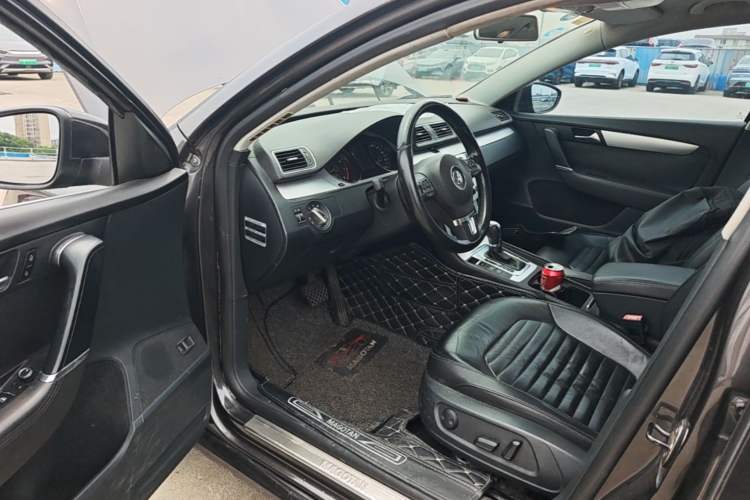 Used Volkswagen Magotan 2013 1.8TSI Premier Model Driver Seat