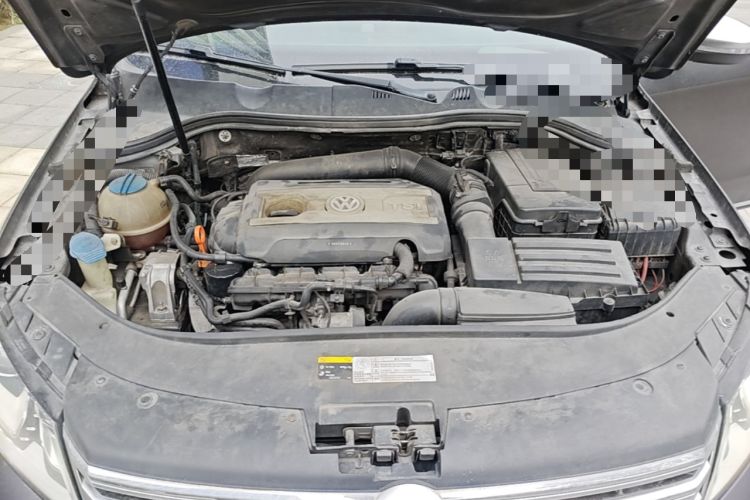 Used Volkswagen Magotan 2013 2.0 TSI Ultimate Model Engine Bay