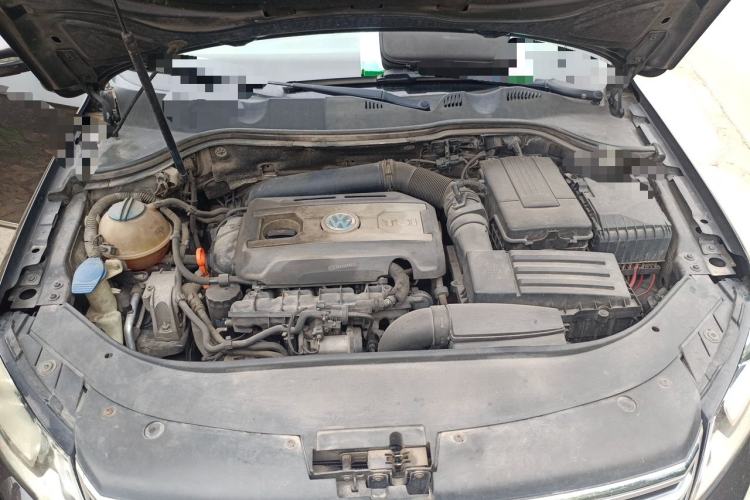 Used Volkswagen Magotan 2013 1.8TSI Prestige Model Engine Bay