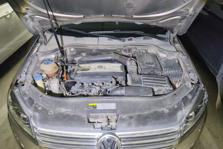 Used Volkswagen Magotan 2013 1.8TSI Premier Model Engine Bay