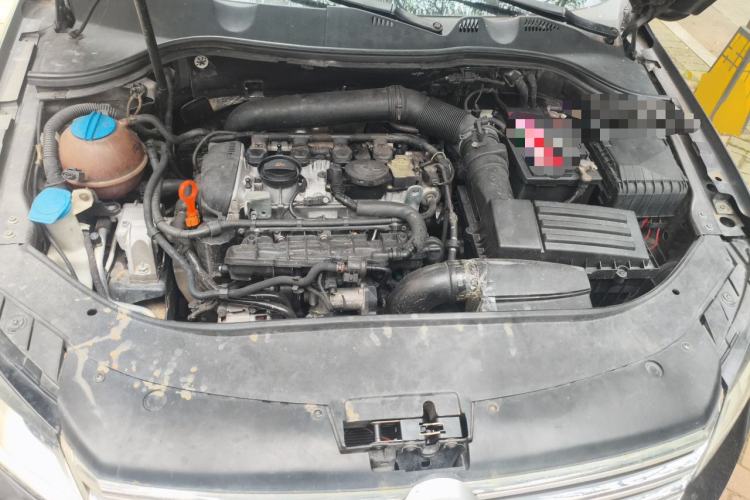 Used Volkswagen Magotan 2013 1.8TSI Premier Model Engine Bay