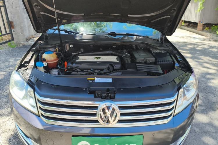 Used Volkswagen Magotan 2013 1.8TSI Luxury Model Engine Bay
