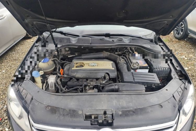 Used Volkswagen Magotan 2013 1.8TSI Premier Model Engine Bay