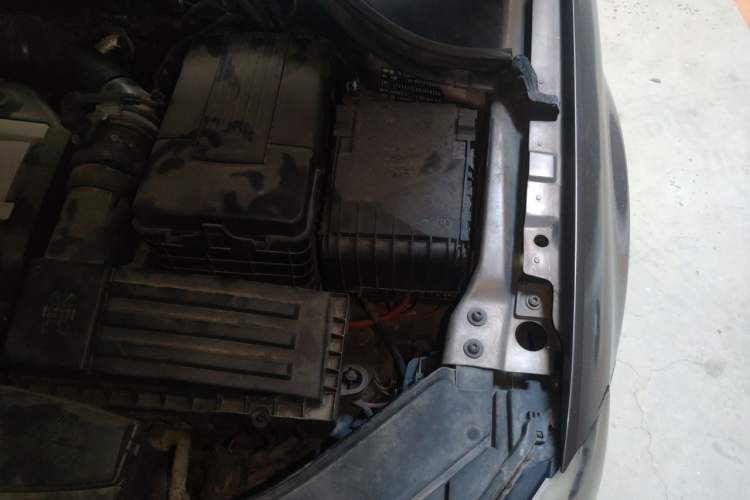 Used Volkswagen Magotan 2013 1.8TSI Luxury Model Engine Bay Left