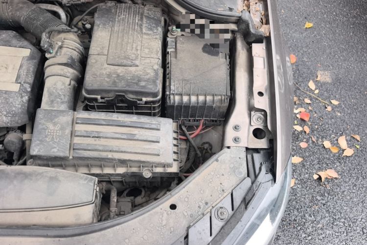 Used Volkswagen Magotan 2013 1.8TSI Premier Model Engine Bay Left