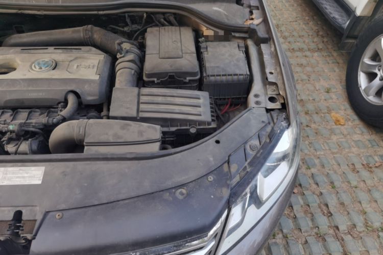 Used Volkswagen Magotan 2013 1.8TSI Luxury Model Engine Bay Left